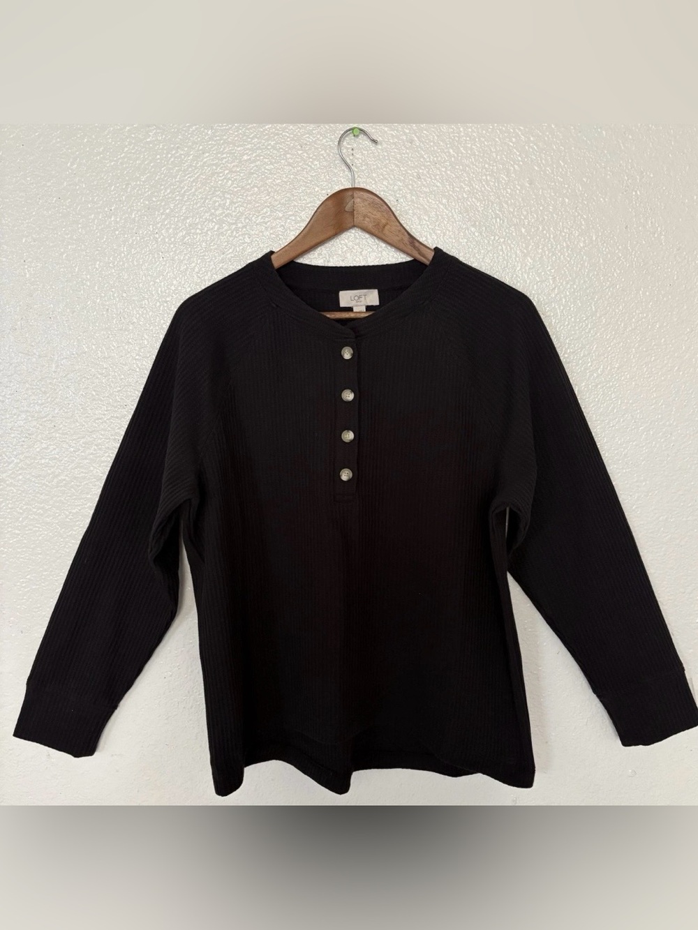 LOFT outlet Black waffle Crewneck Henley Sweater size L